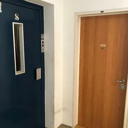 11 Glinskova Ploscad Apartman